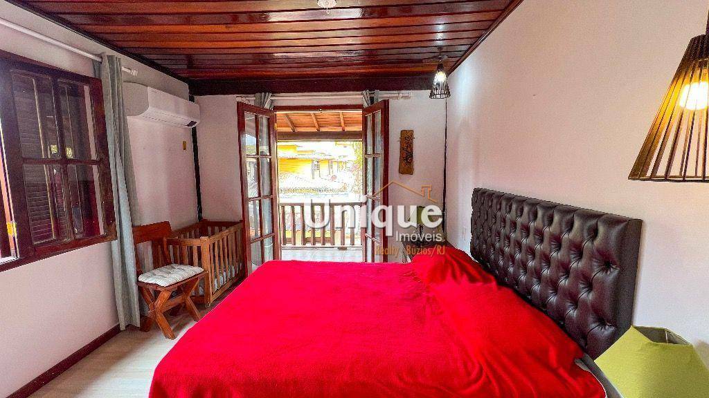 Casa de Condomínio à venda com 5 quartos, 250m² - Foto 22