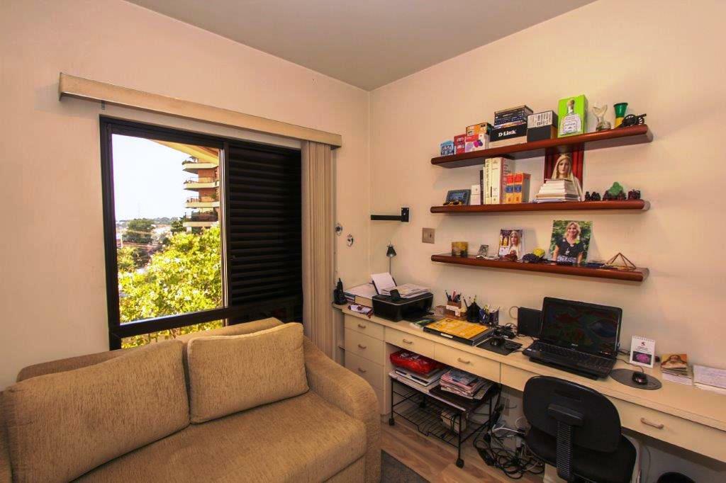 Apartamento à venda com 3 quartos, 159m² - Foto 18