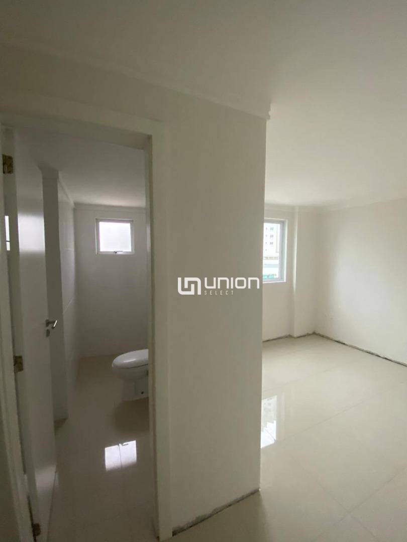 Apartamento à venda com 3 quartos, 150m² - Foto 7