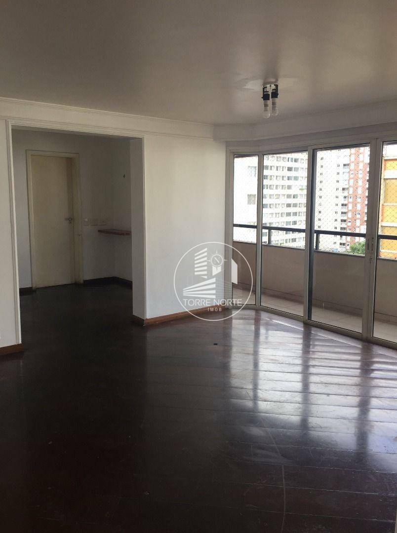 Apartamento para alugar com 3 quartos, 204m² - Foto 4