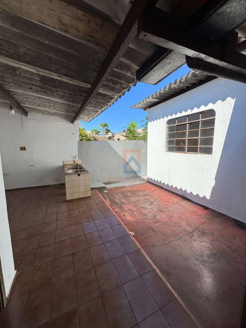 Casa para alugar com 3 quartos, 170m² - Foto 8