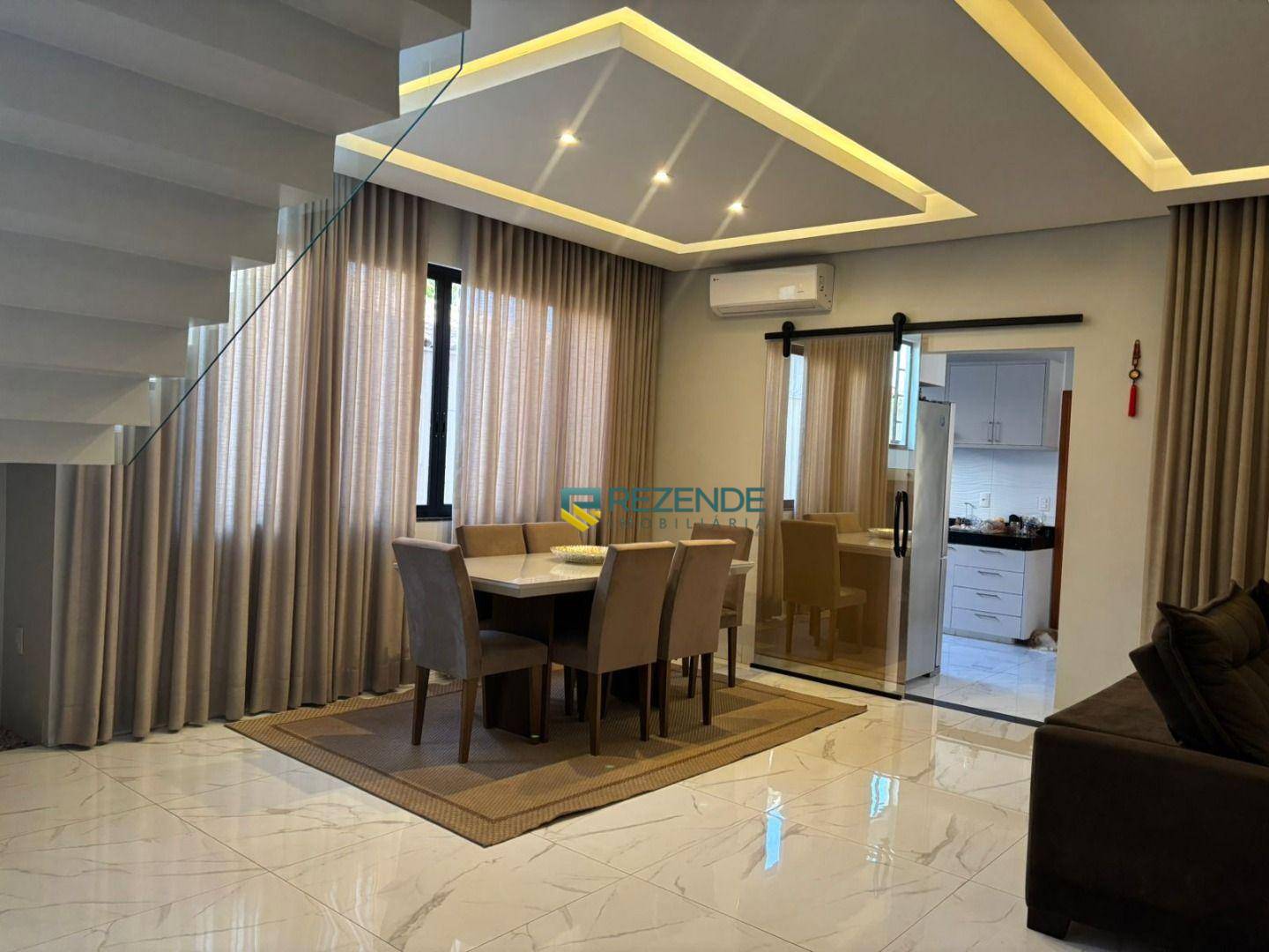 Casa, 4 quartos, 276 m² - Foto 4