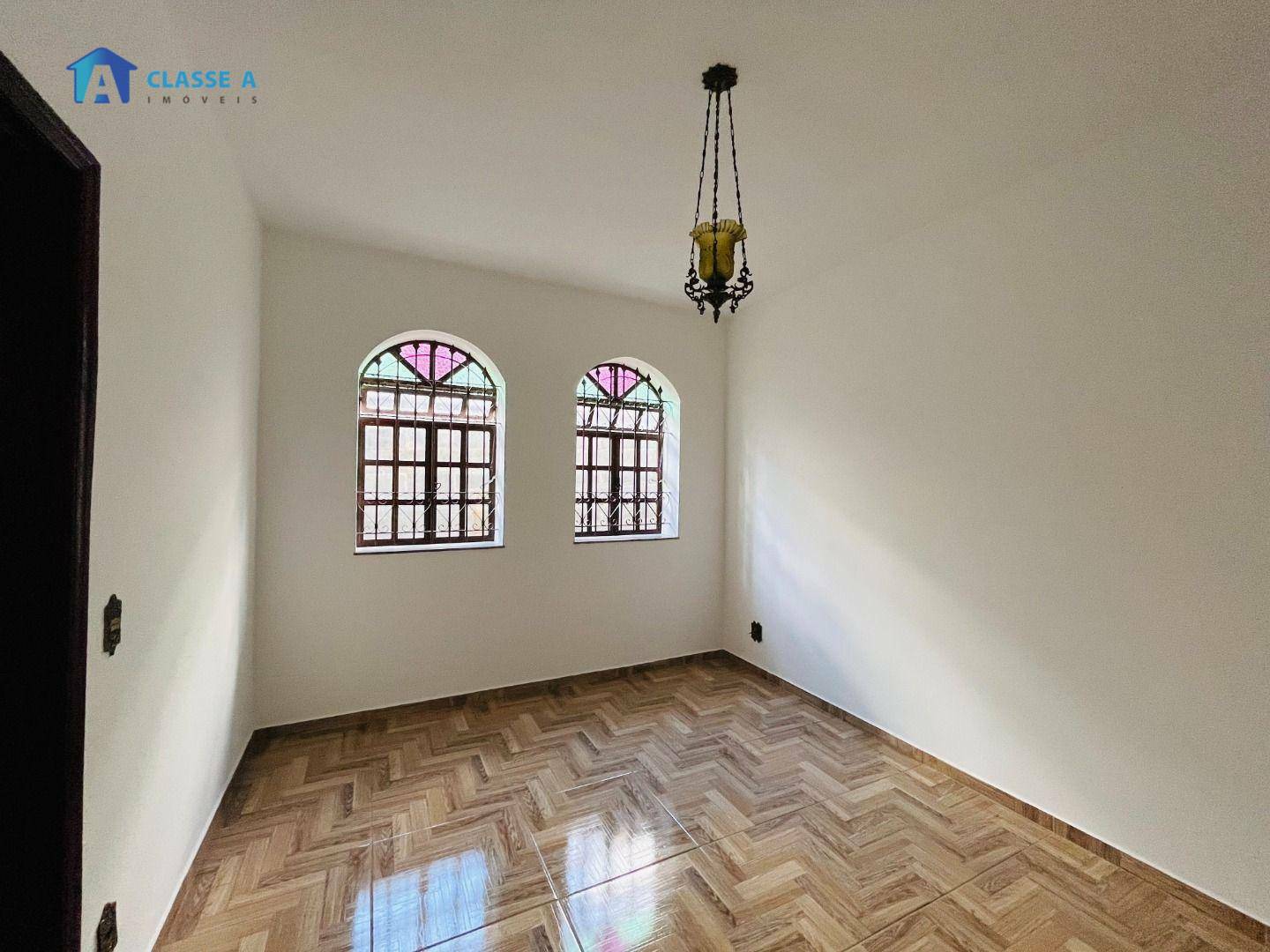 Casa à venda com 5 quartos, 360m² - Foto 2