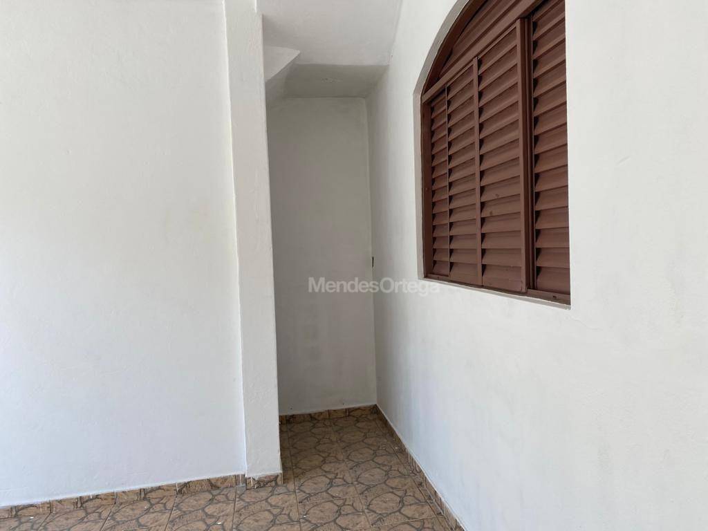 Casa à venda com 1 quarto, 60m² - Foto 11