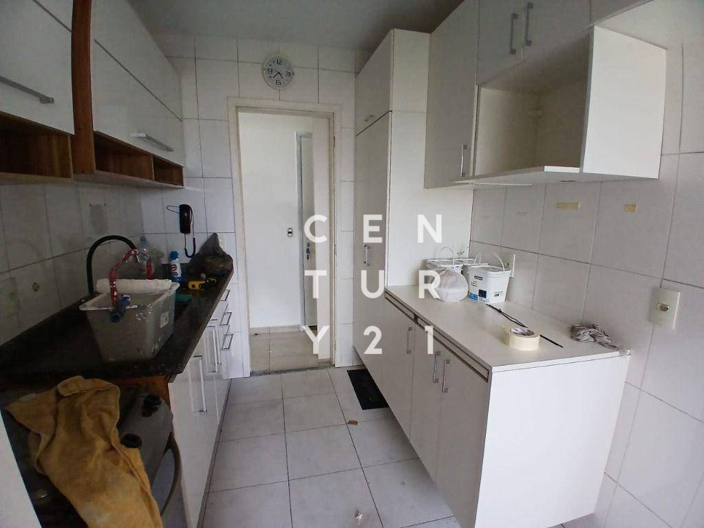 Apartamento para alugar com 3 quartos, 95m² - Foto 11