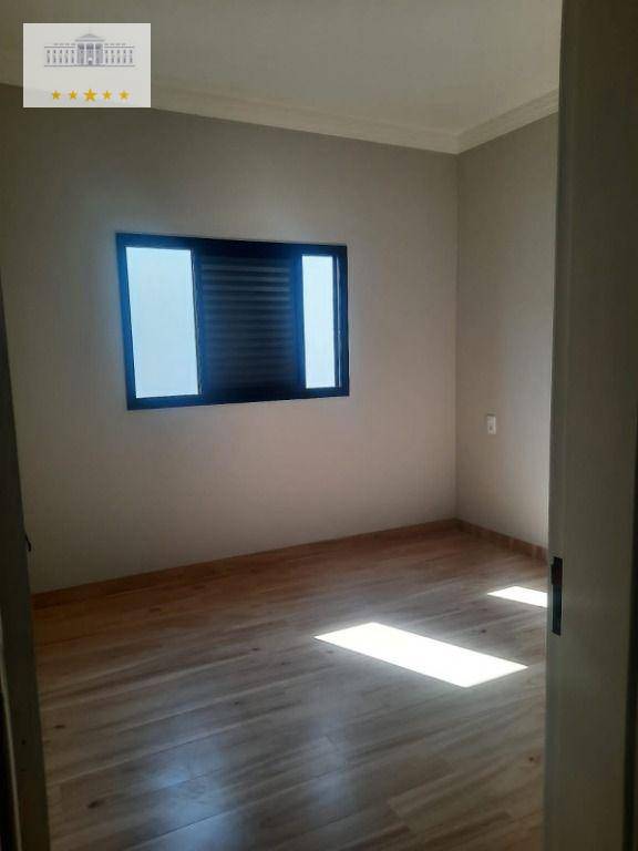 Casa à venda com 3 quartos, 300m² - Foto 4