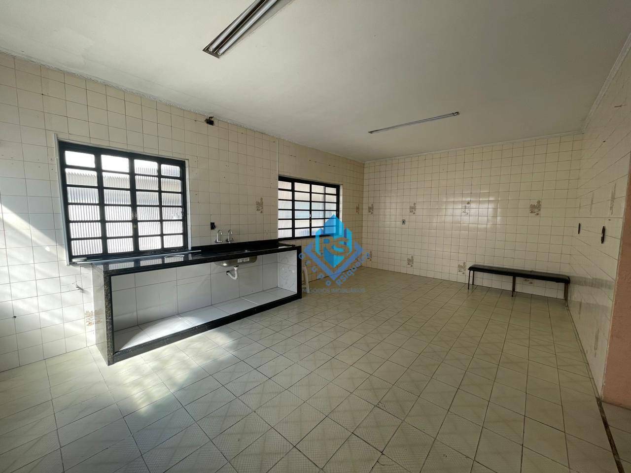 Sobrado à venda com 6 quartos, 384m² - Foto 17