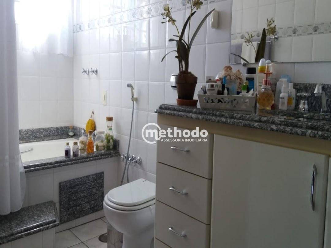 Casa à venda com 4 quartos, 330m² - Foto 20