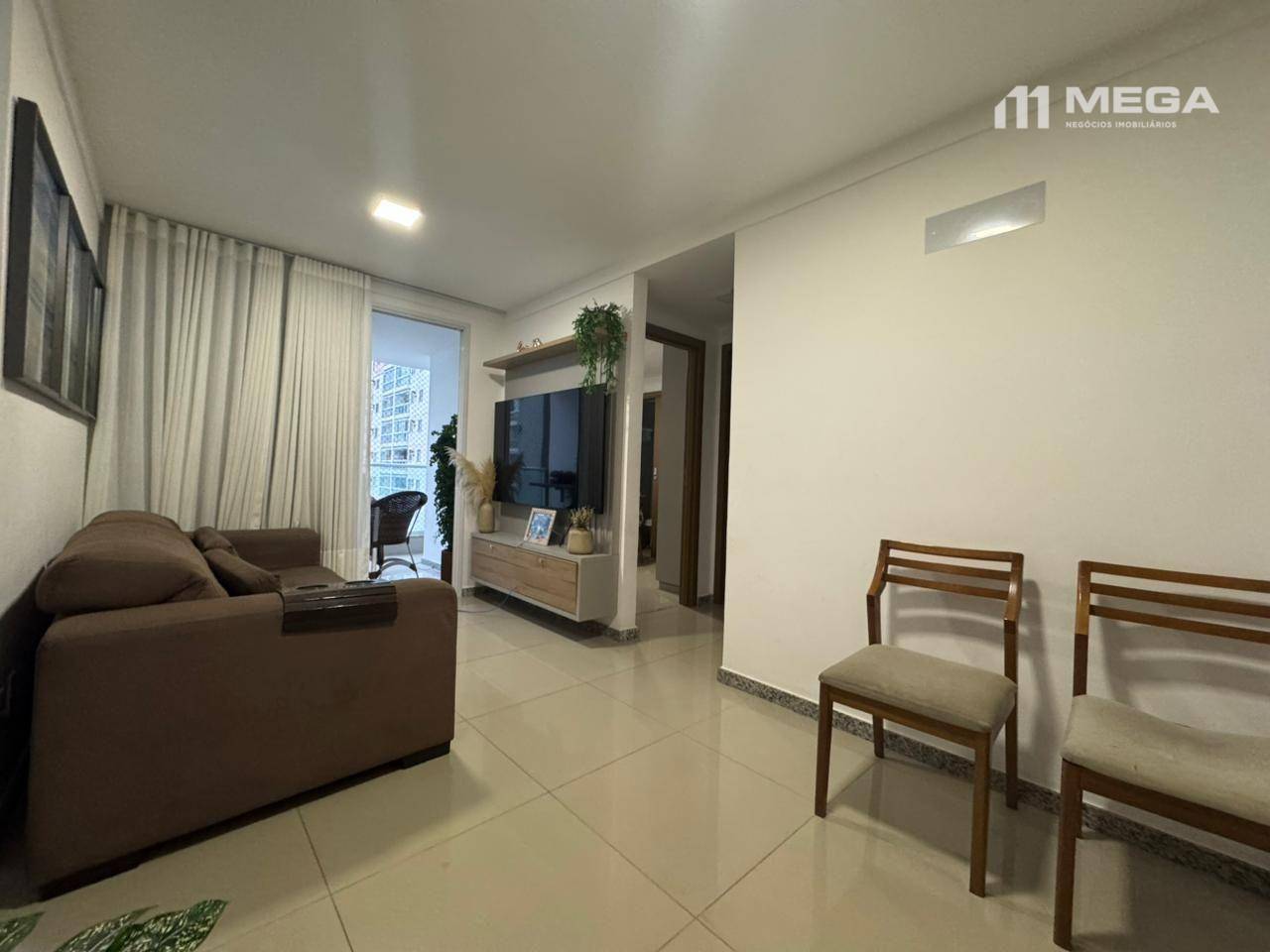 Apartamento à venda com 3 quartos, 75m² - Foto 2