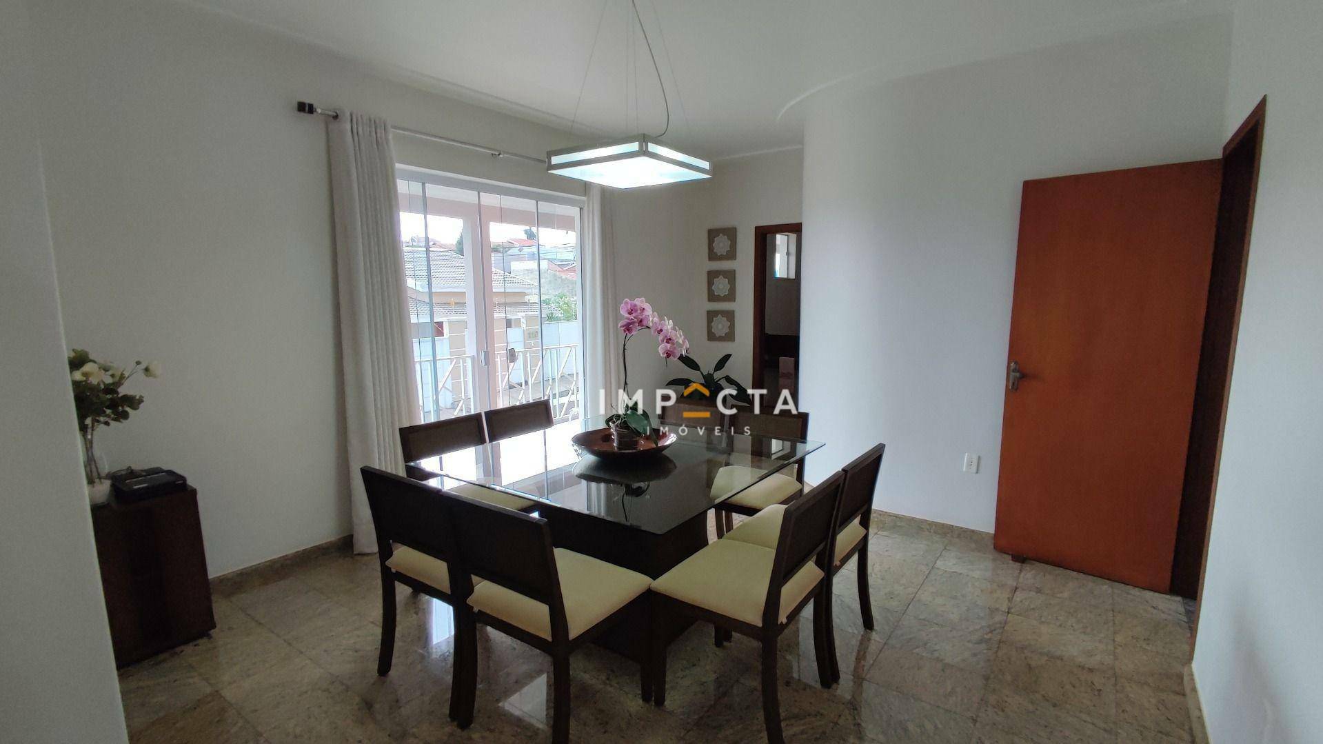 Casa à venda com 4 quartos, 330m² - Foto 10