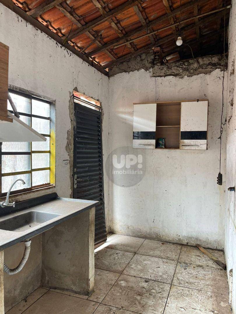 Casa à venda com 2 quartos, 100m² - Foto 12