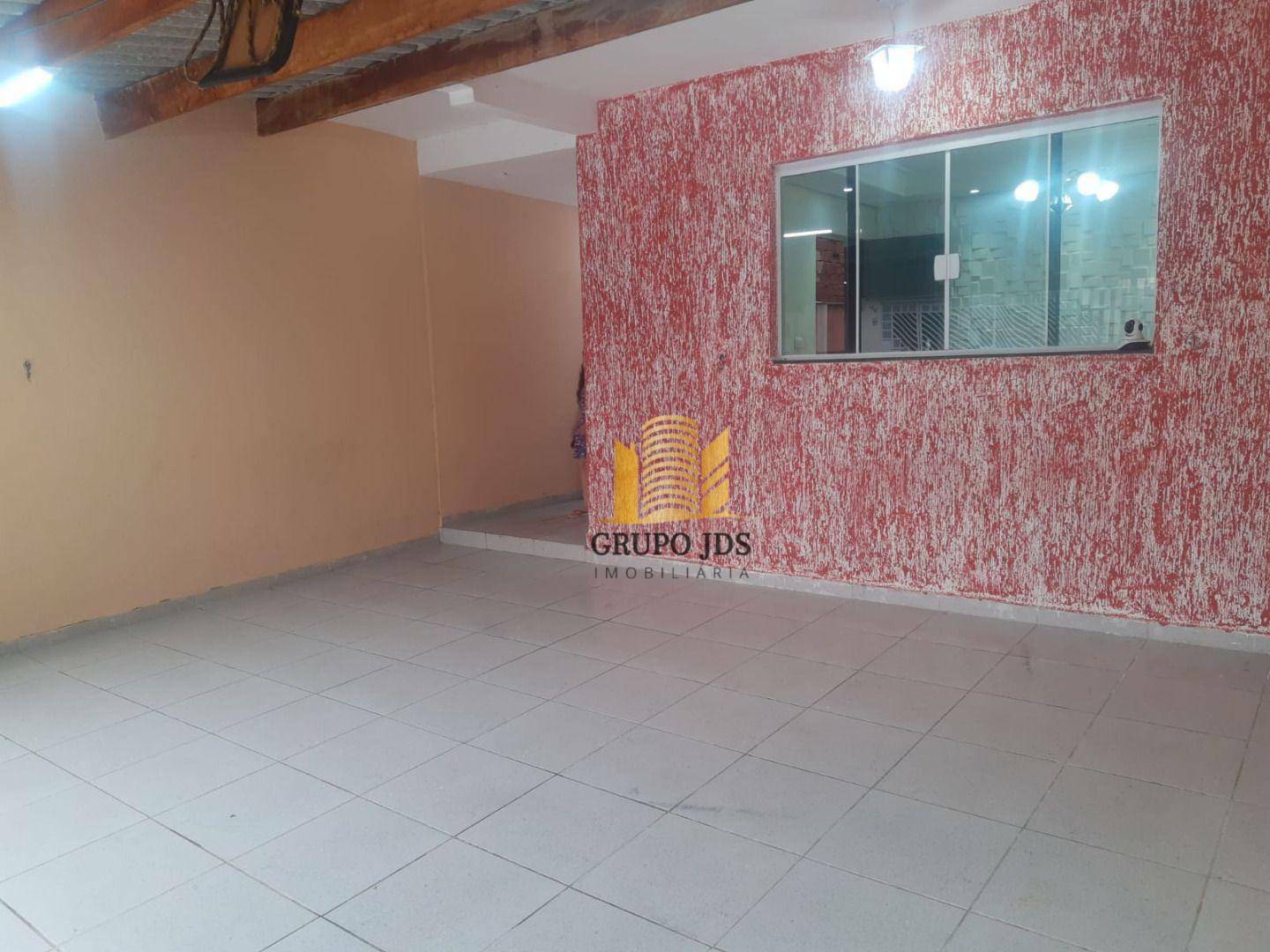 Casa à venda com 3 quartos, 220m² - Foto 2