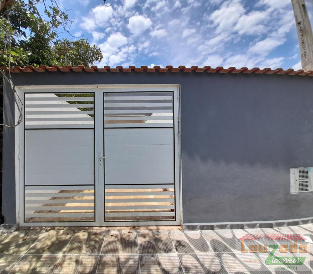 Casa à venda com 2 quartos, 125m² - Foto 1