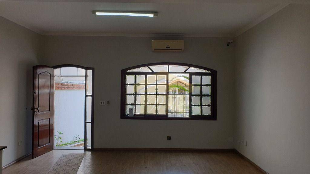 Sobrado à venda com 3 quartos, 258m² - Foto 3