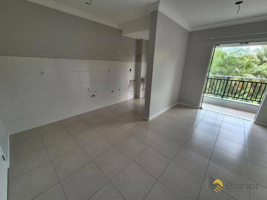 Apartamento à venda com 2 quartos, 55m² - Foto 3