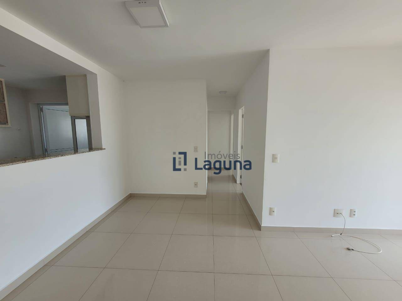 Apartamento para alugar com 3 quartos, 76m² - Foto 4