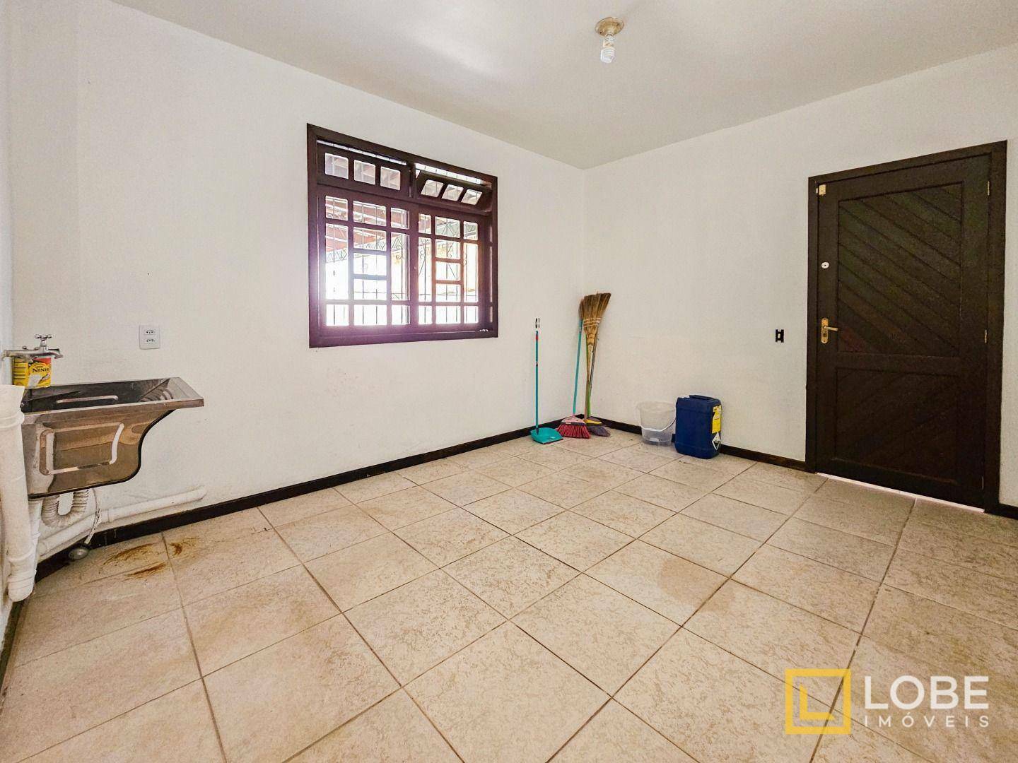 Casa à venda com 3 quartos, 300m² - Foto 31