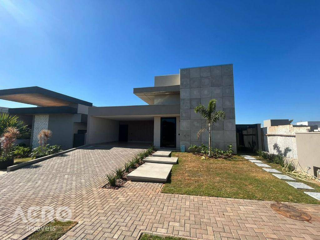 Casa de Condomínio à venda com 3 quartos, 207m² - Foto 1