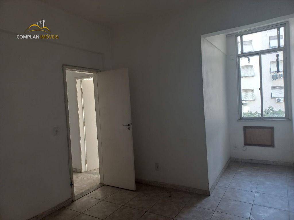 Apartamento à venda com 2 quartos, 70m² - Foto 10