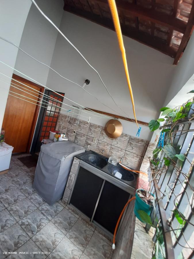 Casa à venda com 5 quartos, 300m² - Foto 17