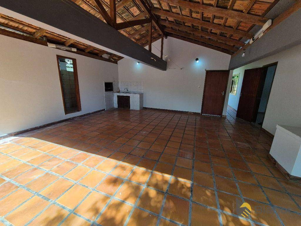 Casa para alugar com 3 quartos, 209m² - Foto 20