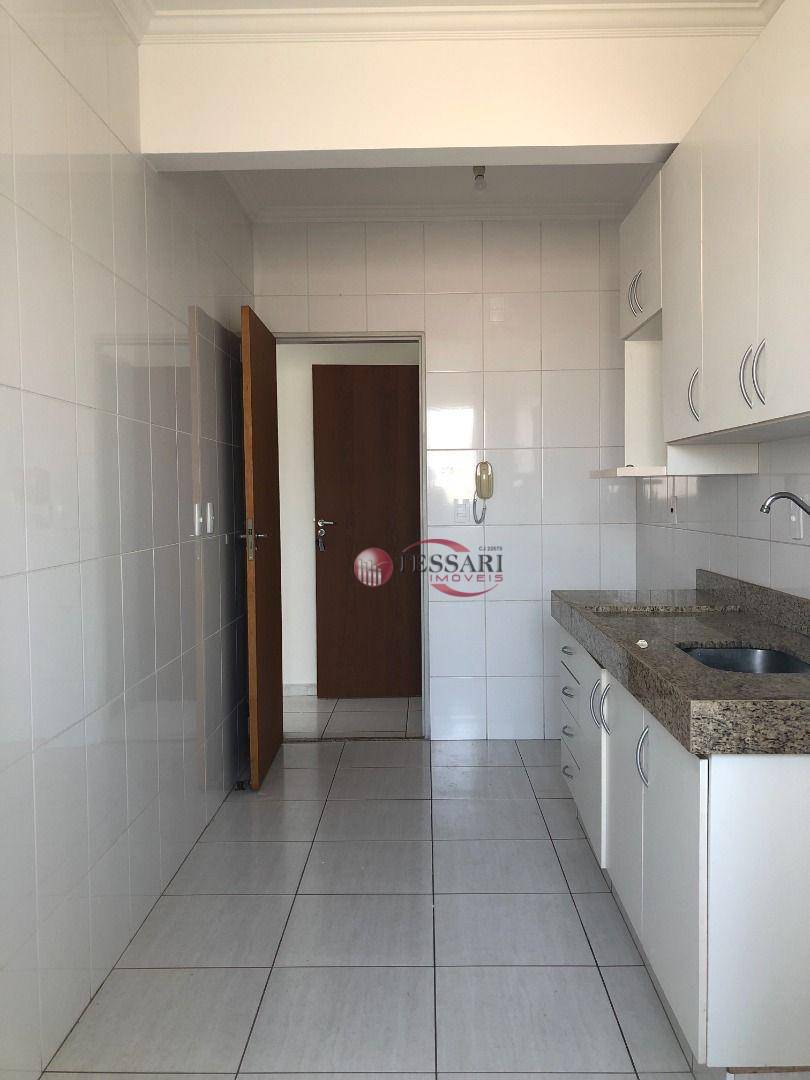 Apartamento à venda com 2 quartos, 70m² - Foto 4