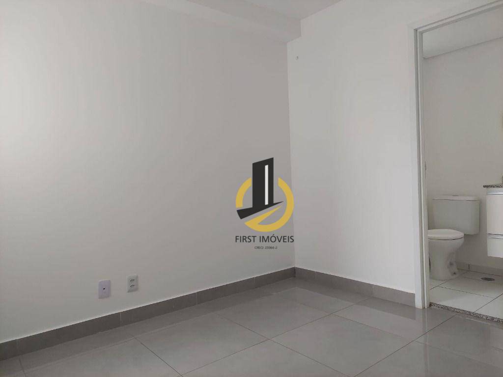 Apartamento à venda com 2 quartos, 67m² - Foto 12