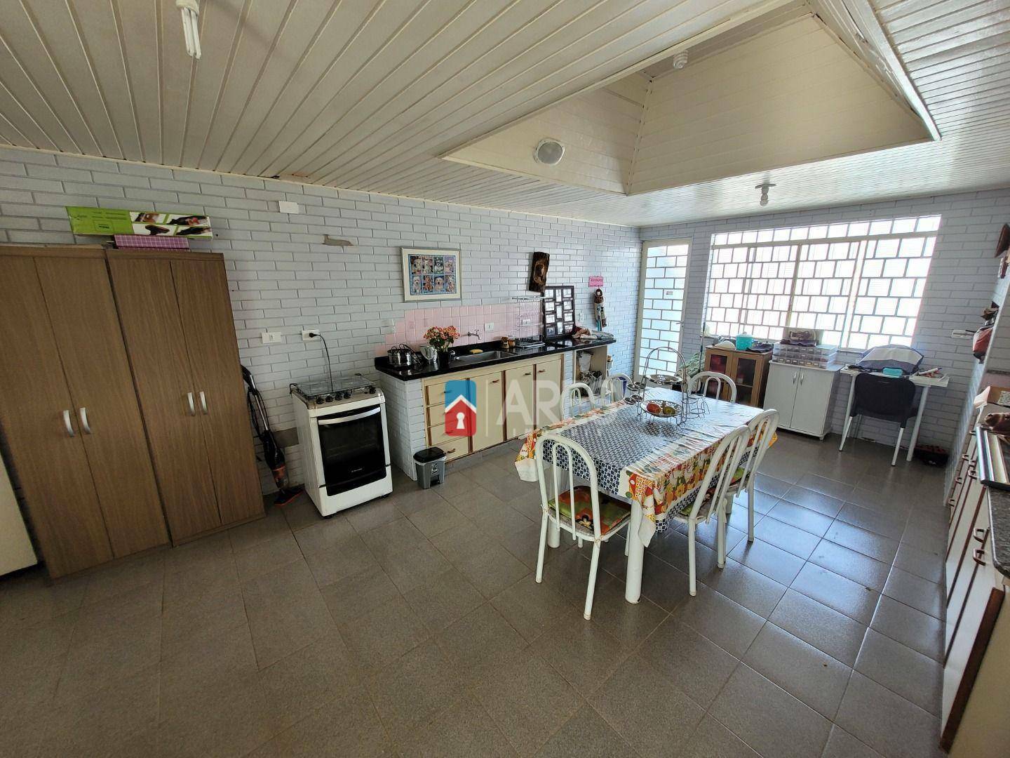 Casa à venda com 3 quartos, 203m² - Foto 8