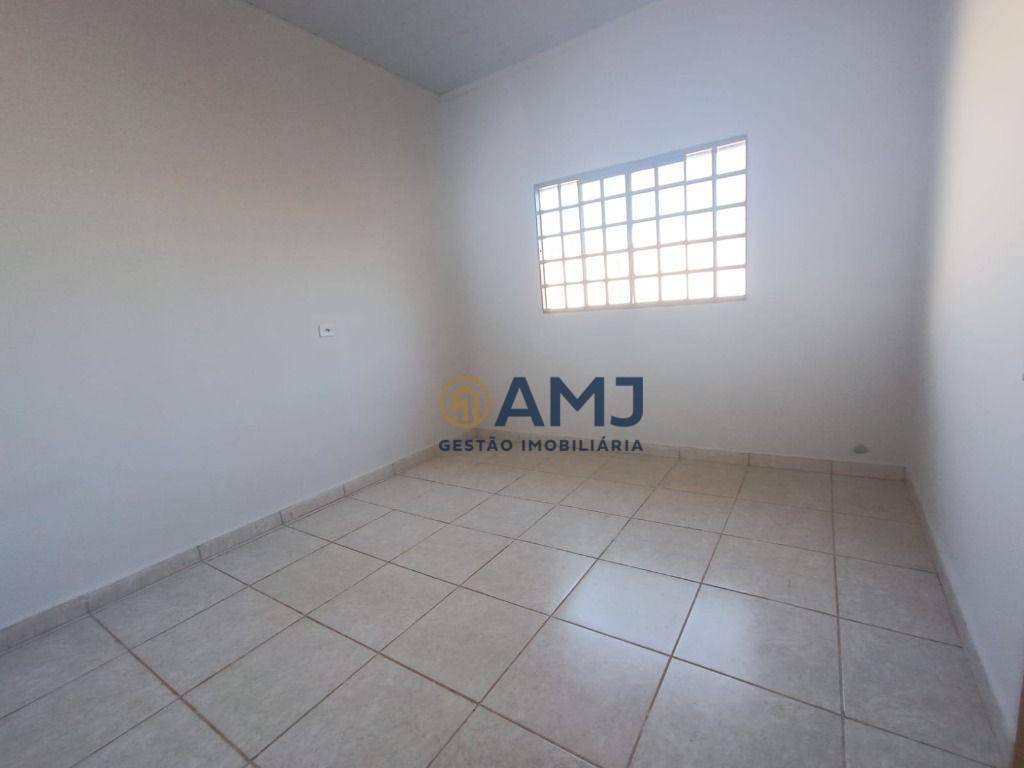Casa para alugar com 2 quartos, 64m² - Foto 9
