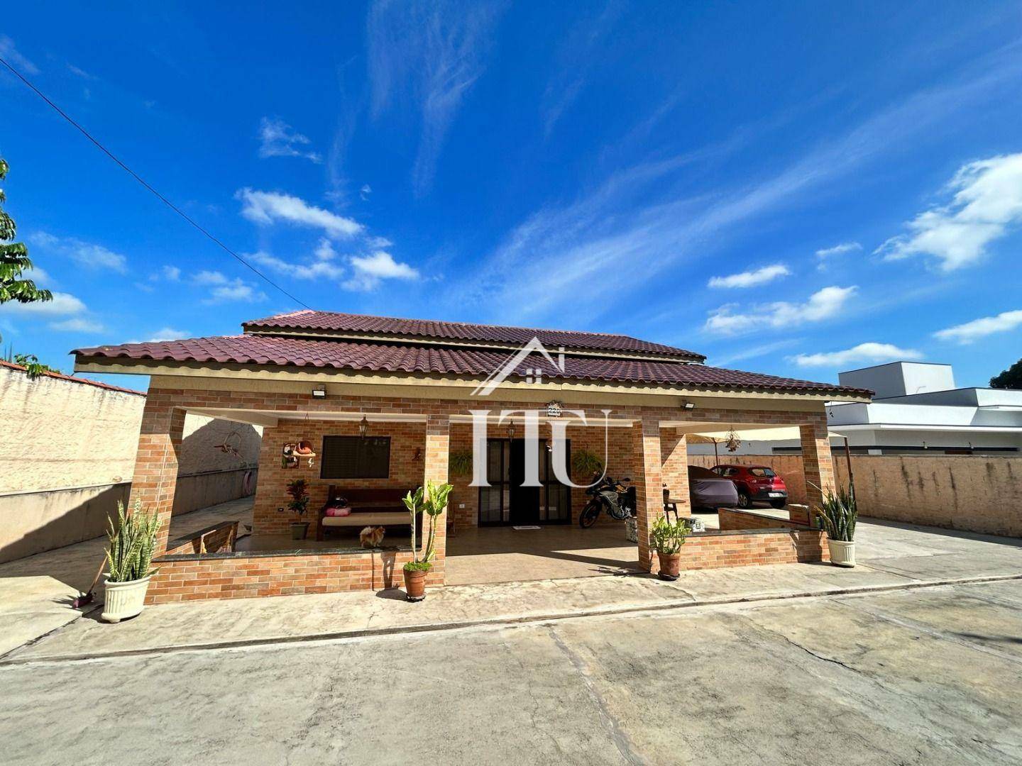 Chácara à venda e aluguel com 6 quartos, 288m² - Foto 1
