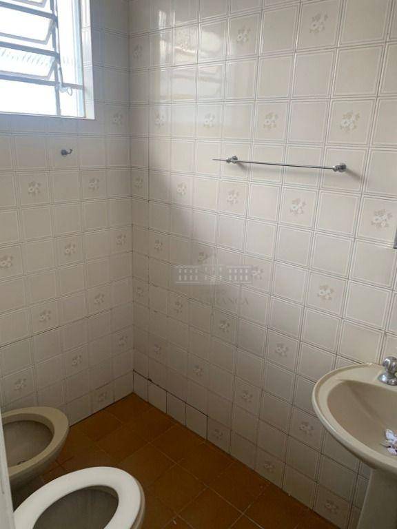 Casa à venda e aluguel com 3 quartos, 242m² - Foto 16