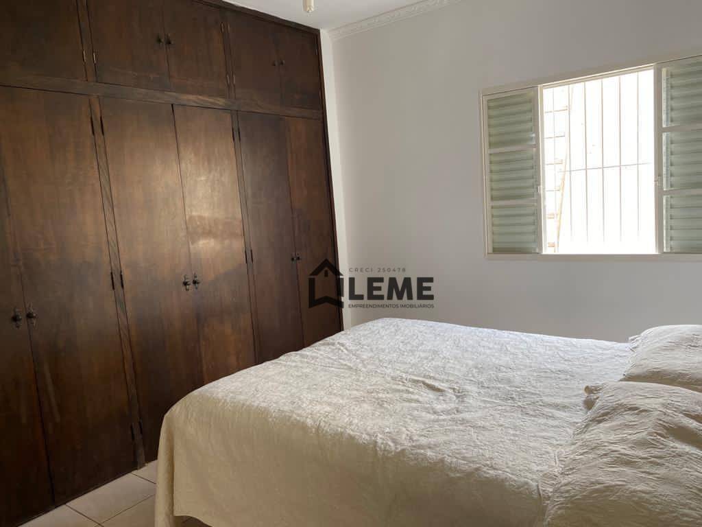 Casa à venda com 3 quartos, 220m² - Foto 15