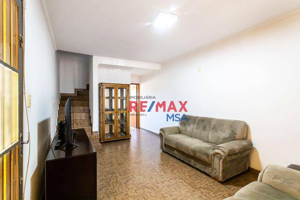 Casa à venda com 3 quartos, 200m² - Foto 4