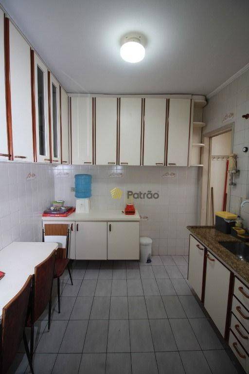 Apartamento para alugar com 2 quartos, 83m² - Foto 11