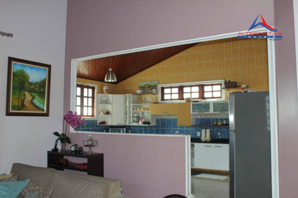 Casa à venda com 3 quartos, 209m² - Foto 4