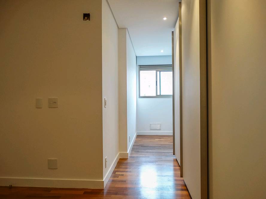 Apartamento para alugar com 3 quartos, 200m² - Foto 17