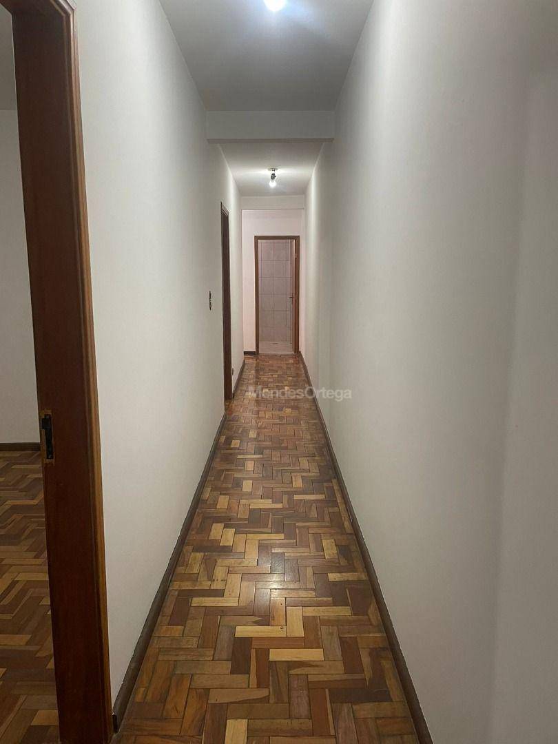 Apartamento para alugar com 3 quartos, 130m² - Foto 10