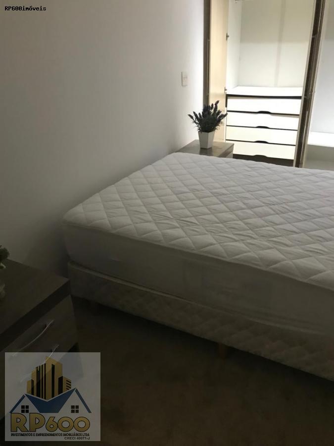 Apartamento para alugar com 3 quartos, 98m² - Foto 29