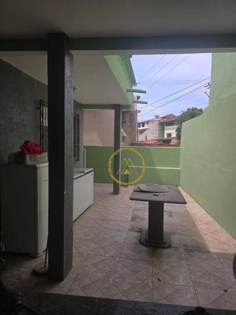 Casa à venda e aluguel com 4 quartos, 230m² - Foto 7