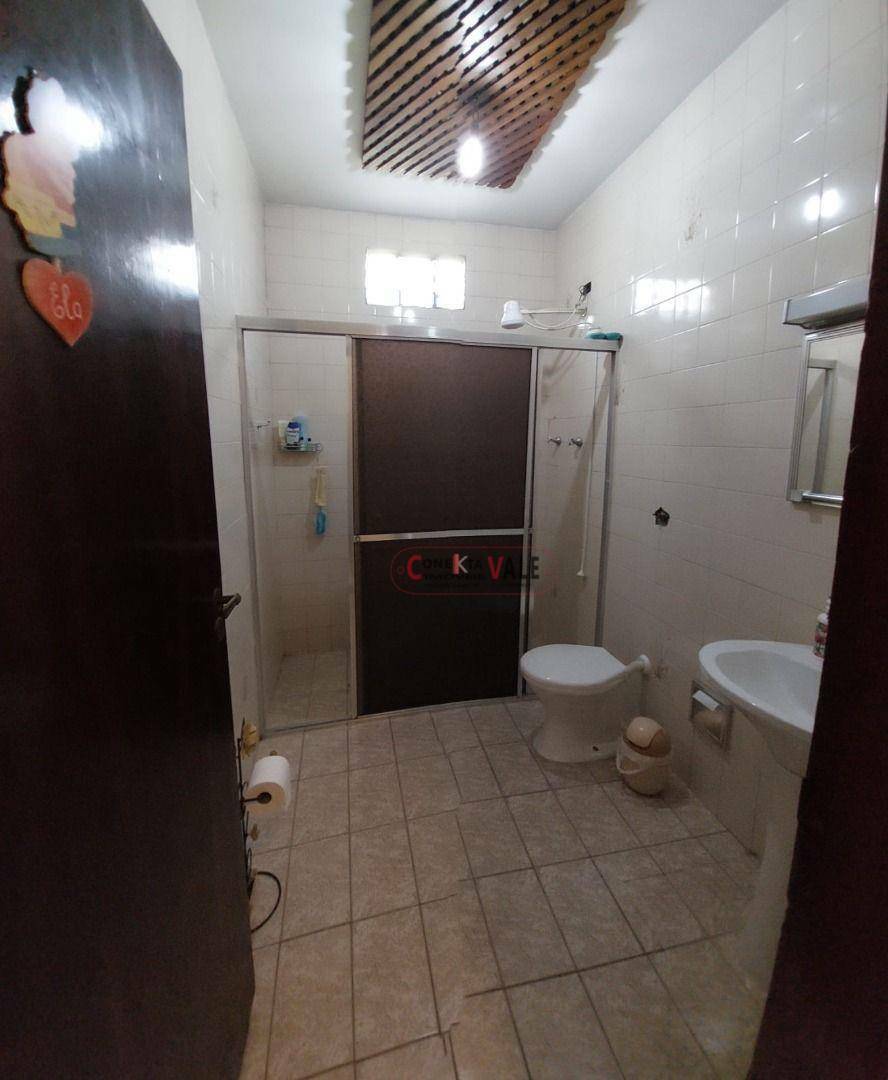 Casa à venda com 4 quartos, 210m² - Foto 10