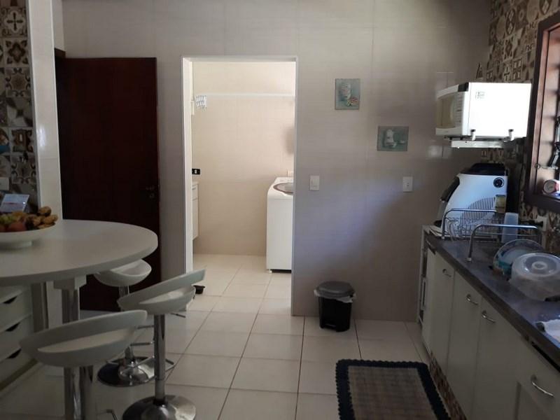 Casa de Condomínio à venda e aluguel com 3 quartos, 300m² - Foto 19