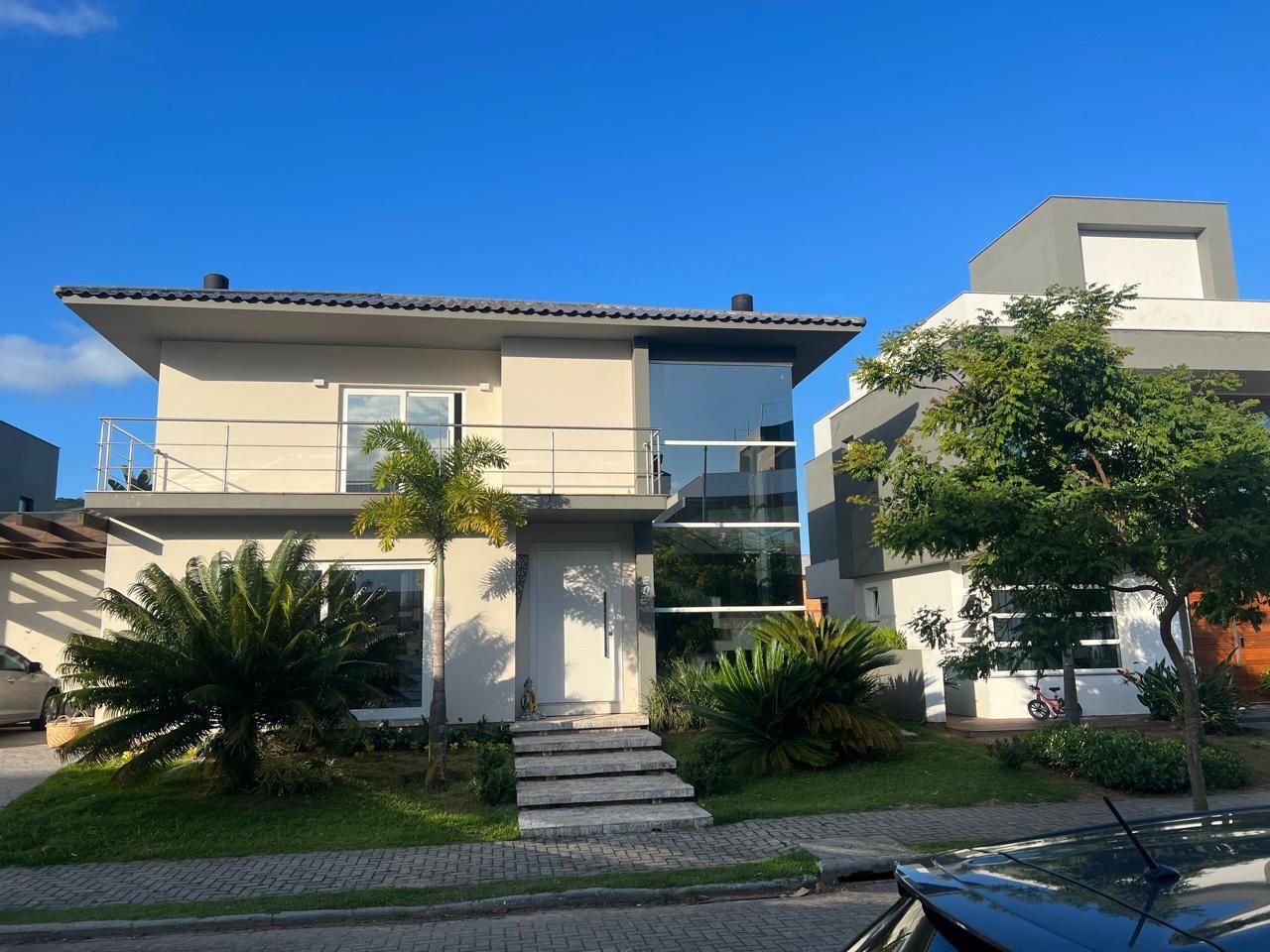 Casa de Condomínio para alugar com 3 quartos, 357m² - Foto 2