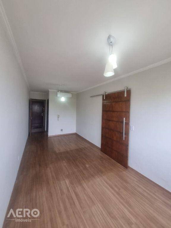 Apartamento à venda com 2 quartos, 60m² - Foto 9