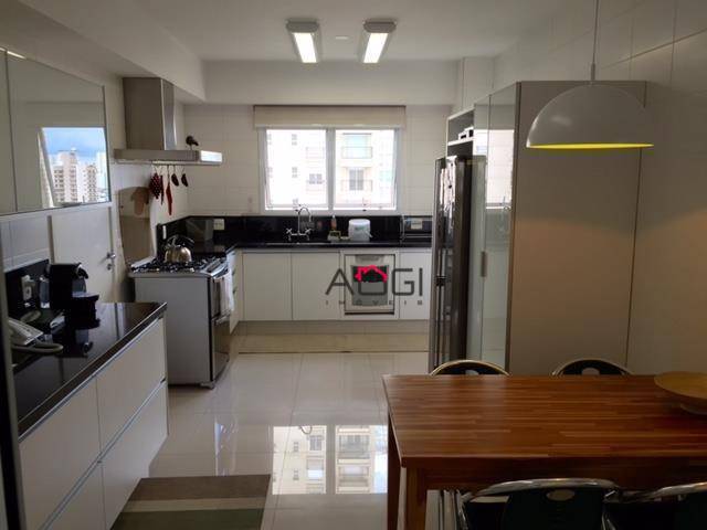 Apartamento à venda com 3 quartos, 234m² - Foto 13