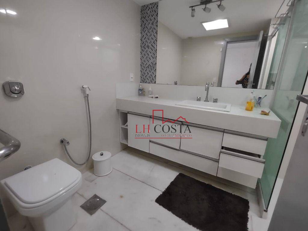 Apartamento à venda com 4 quartos, 198m² - Foto 19