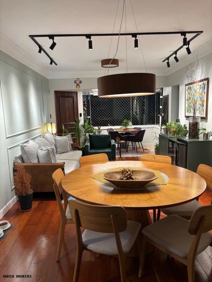 Apartamento à venda com 2 quartos, 105m² - Foto 2