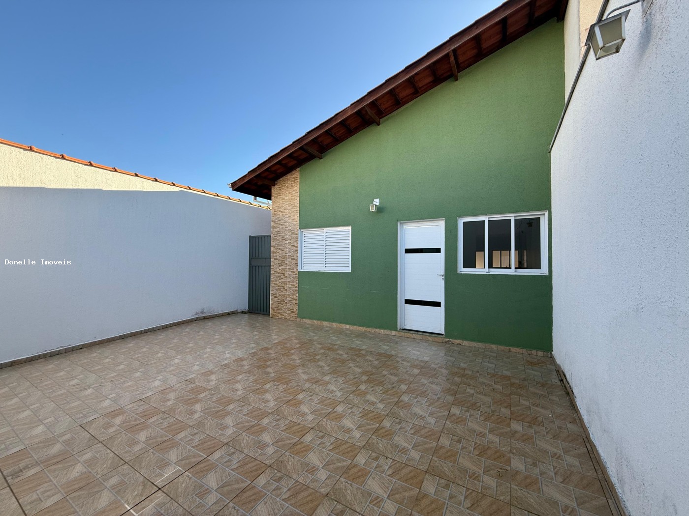 Casa para alugar com 2 quartos, 125m² - Foto 4