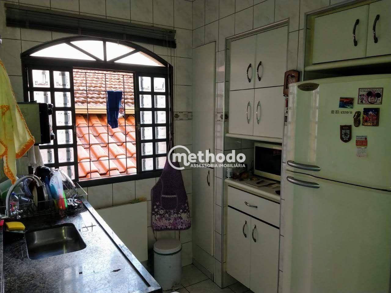 Casa à venda com 6 quartos, 182m² - Foto 6