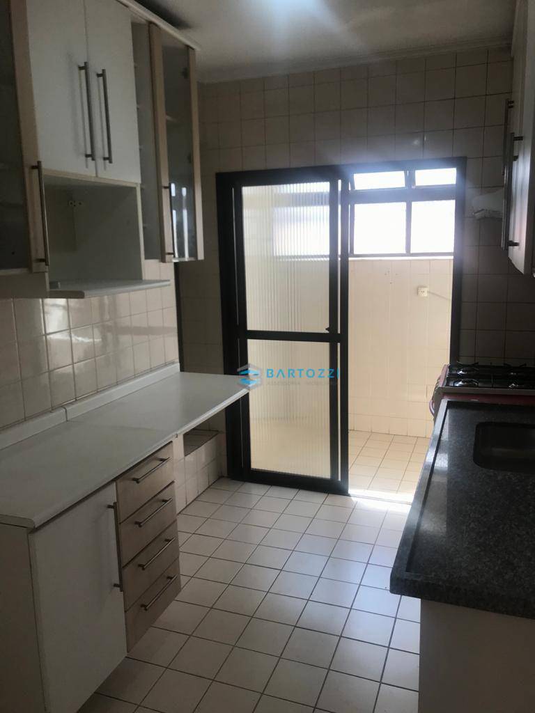 Apartamento à venda com 3 quartos, 78m² - Foto 4