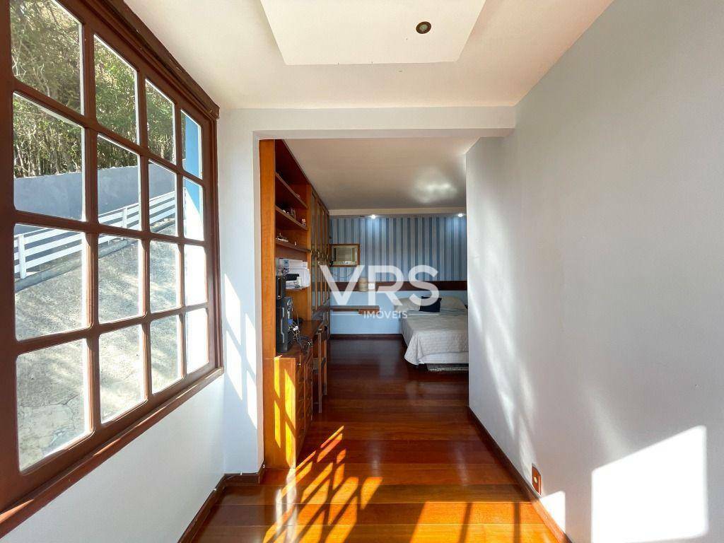 Casa à venda com 5 quartos, 220m² - Foto 54